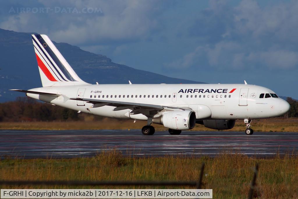 F-GRHI, 2000 Airbus A319-111 C/N 1169, Taxiing. Scrapped in november 2022.