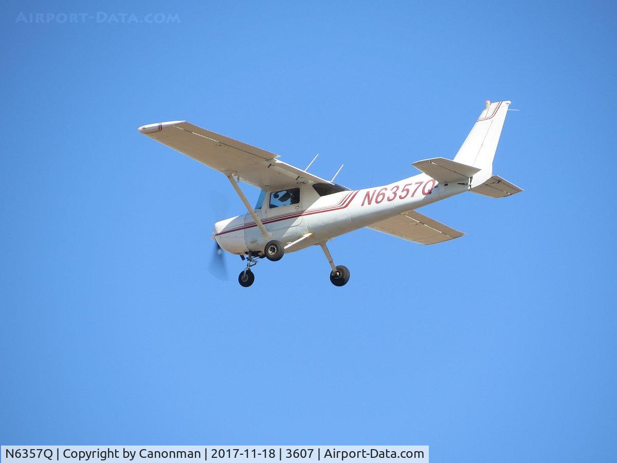 N6357Q, 1981 Cessna 152 C/N 15285235, On approach