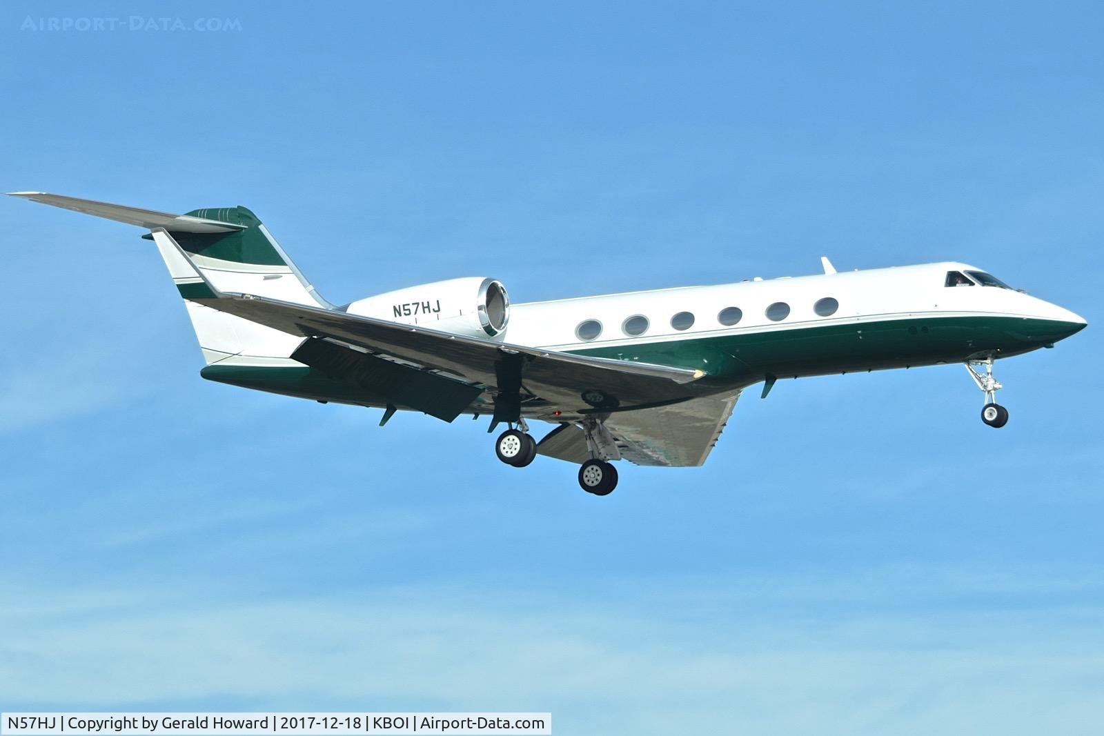 N57HJ, 1995 Gulfstream Aerospace G-IV C/N 1261, Landing RWY 10R.