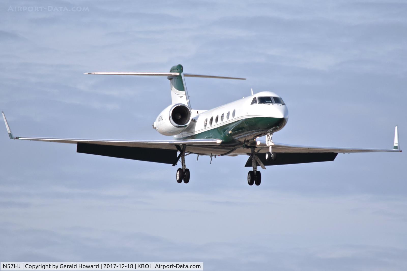 N57HJ, 1995 Gulfstream Aerospace G-IV C/N 1261, Approach to RWY 10R.