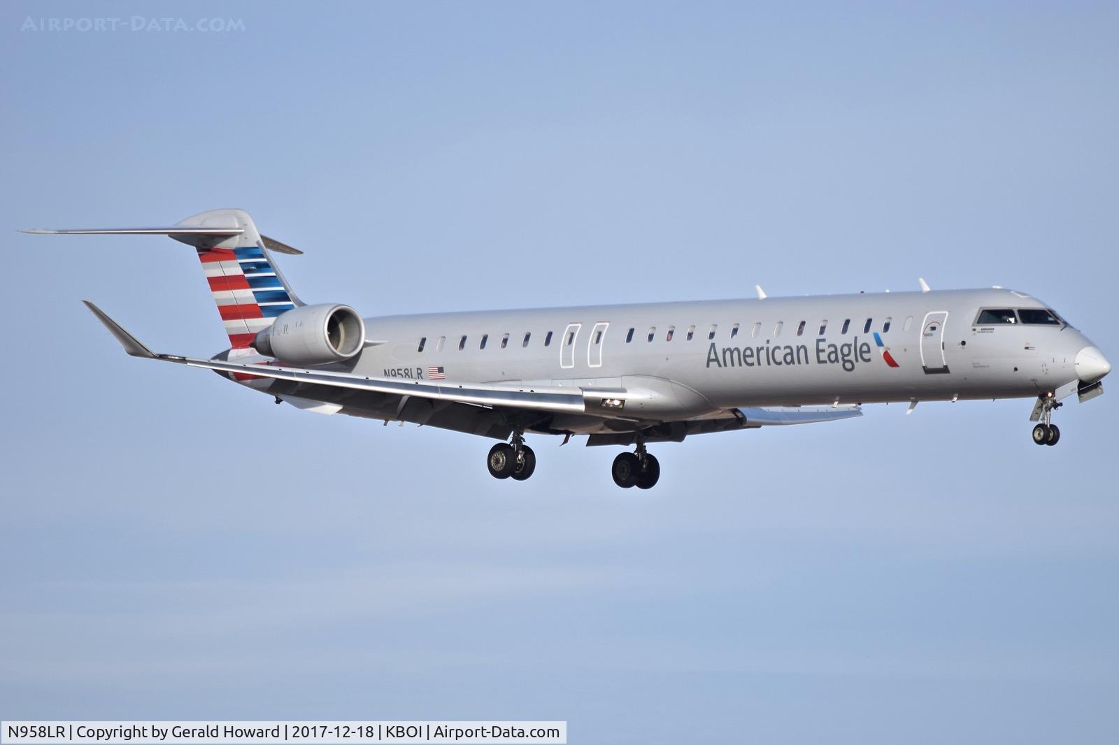 N958LR, 2015 Bombardier CRJ-900LR (CL-600-2D24) C/N 15378, On approach to RWY 10L.