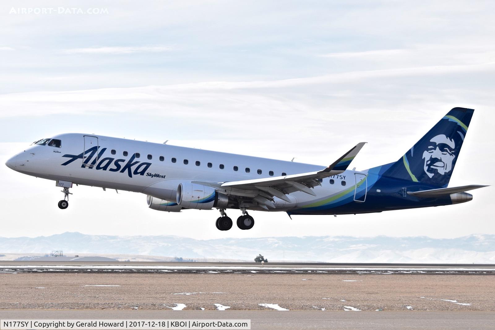 N177SY, 2016 Embraer 175LR (ERJ-170-200LR) C/N 17000535, Landing RWY 10L.