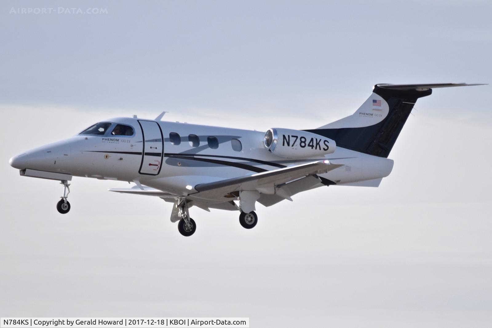 N784KS, 2010 Embraer EMB-500 Phenom 100 C/N 50000178, Landing RWY 10R.