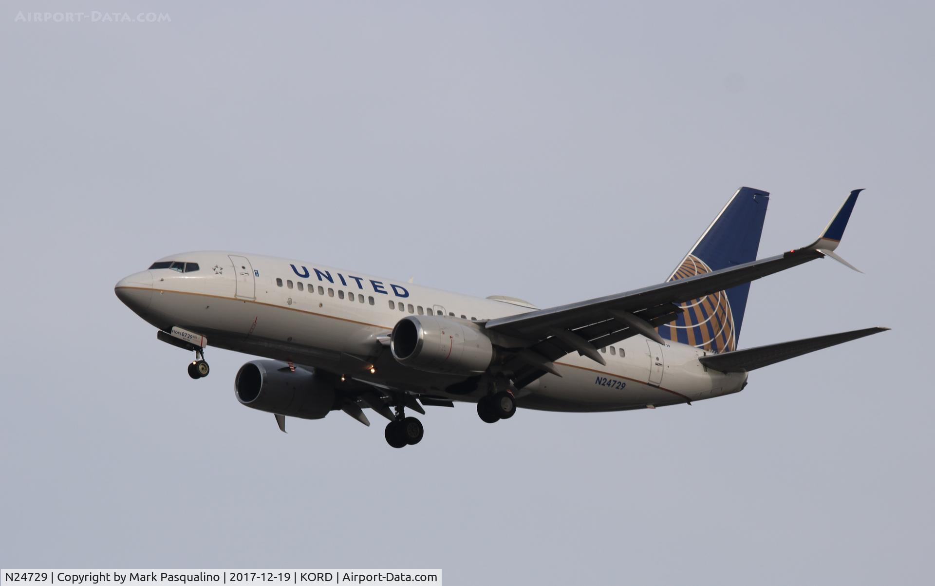 N24729, 1999 Boeing 737-724 C/N 28945, Boeing 737-700