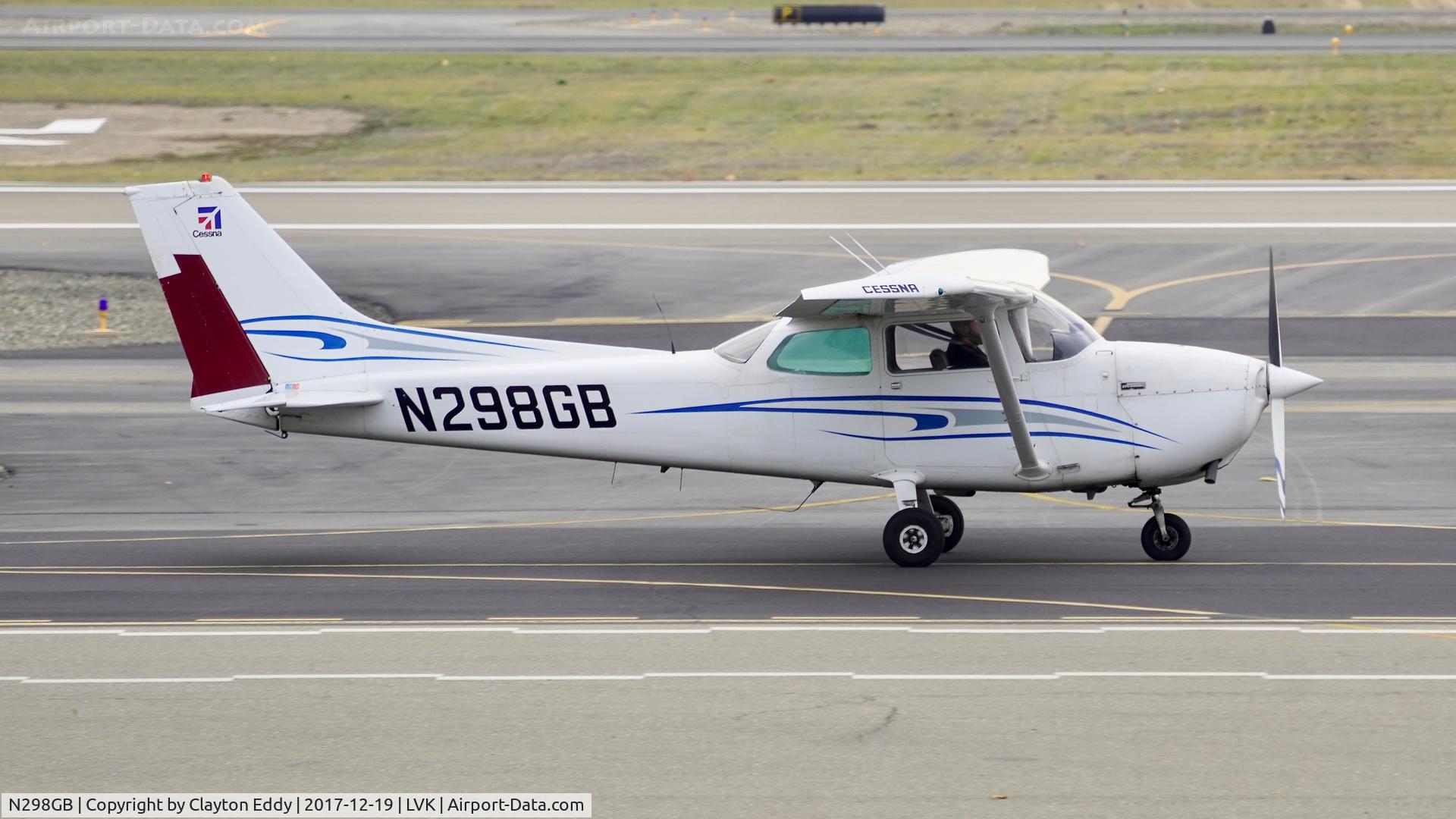N298GB, 1977 Cessna 172N C/N 17268841, Livermore Airport California 2017.