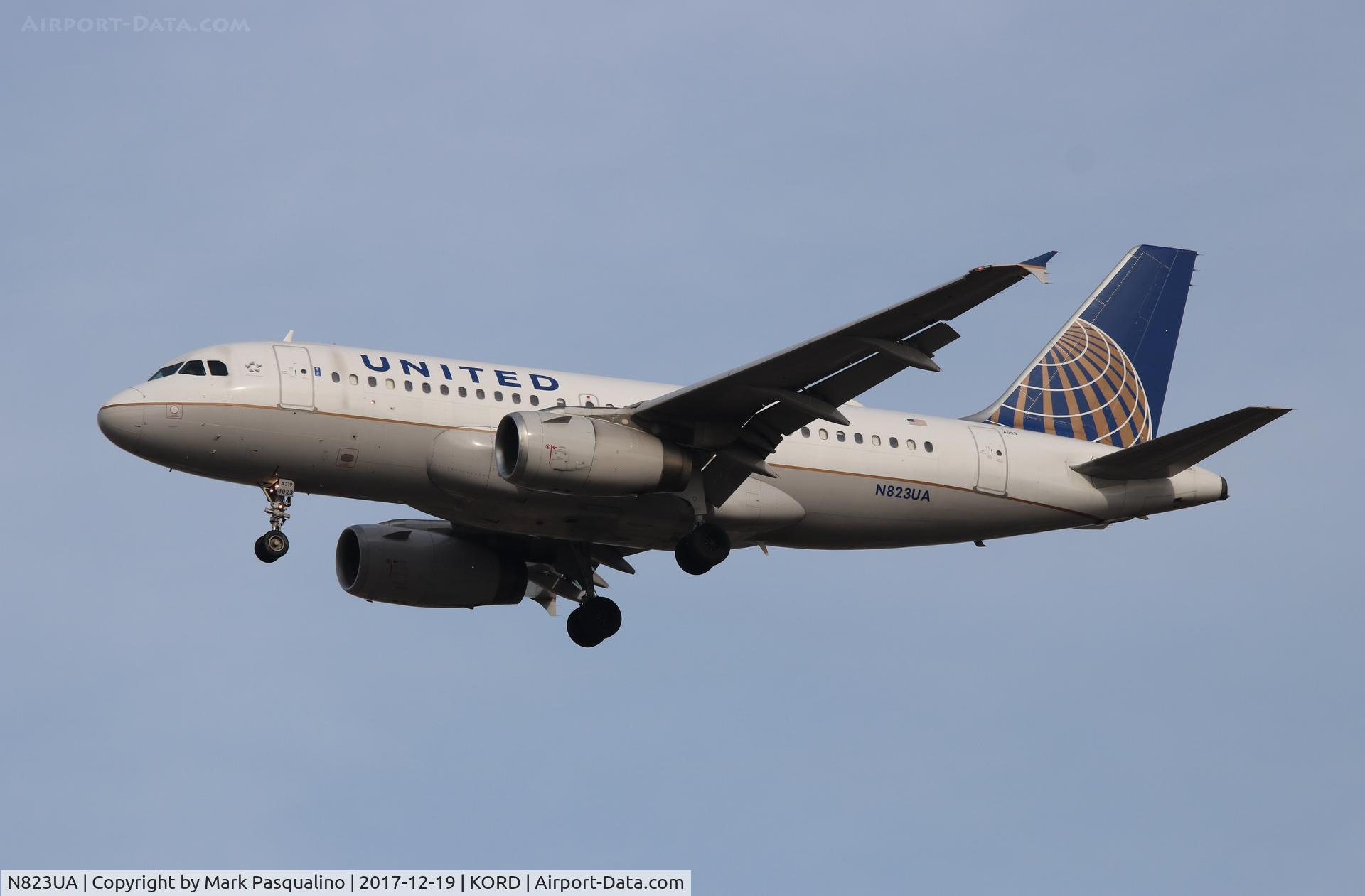 N823UA, 1998 Airbus A319-131 C/N 952, Airbus A319
