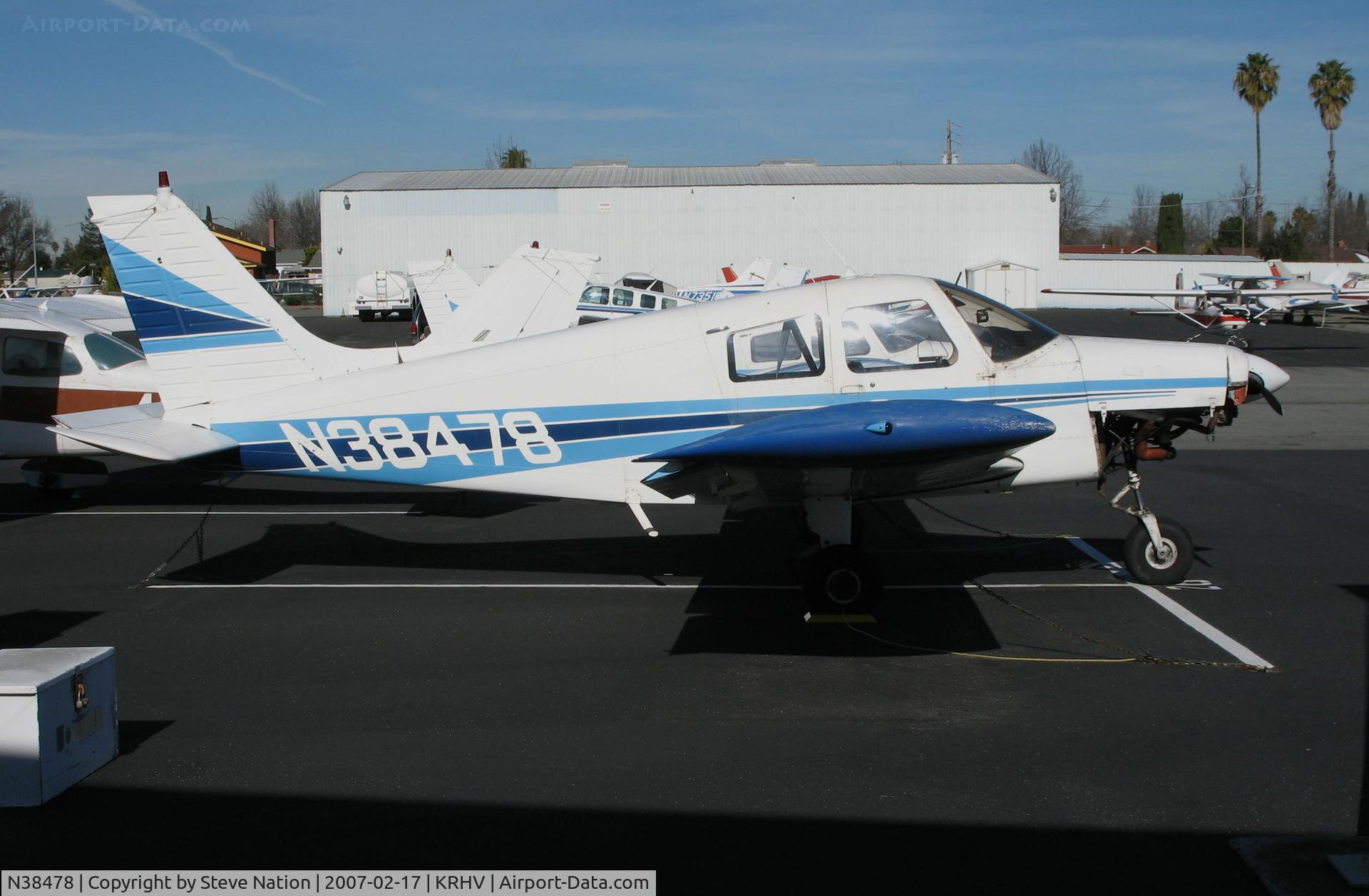 N38478, 1977 Piper PA-28-140 C/N 28-7725283, Locally-based 1977 Piper PA-28-140 minus lower cowling cover @ Reid-Hillview Airport (San Jose), CA (to private owner in Ceres (Fresno County), CA 2010-07-06)
