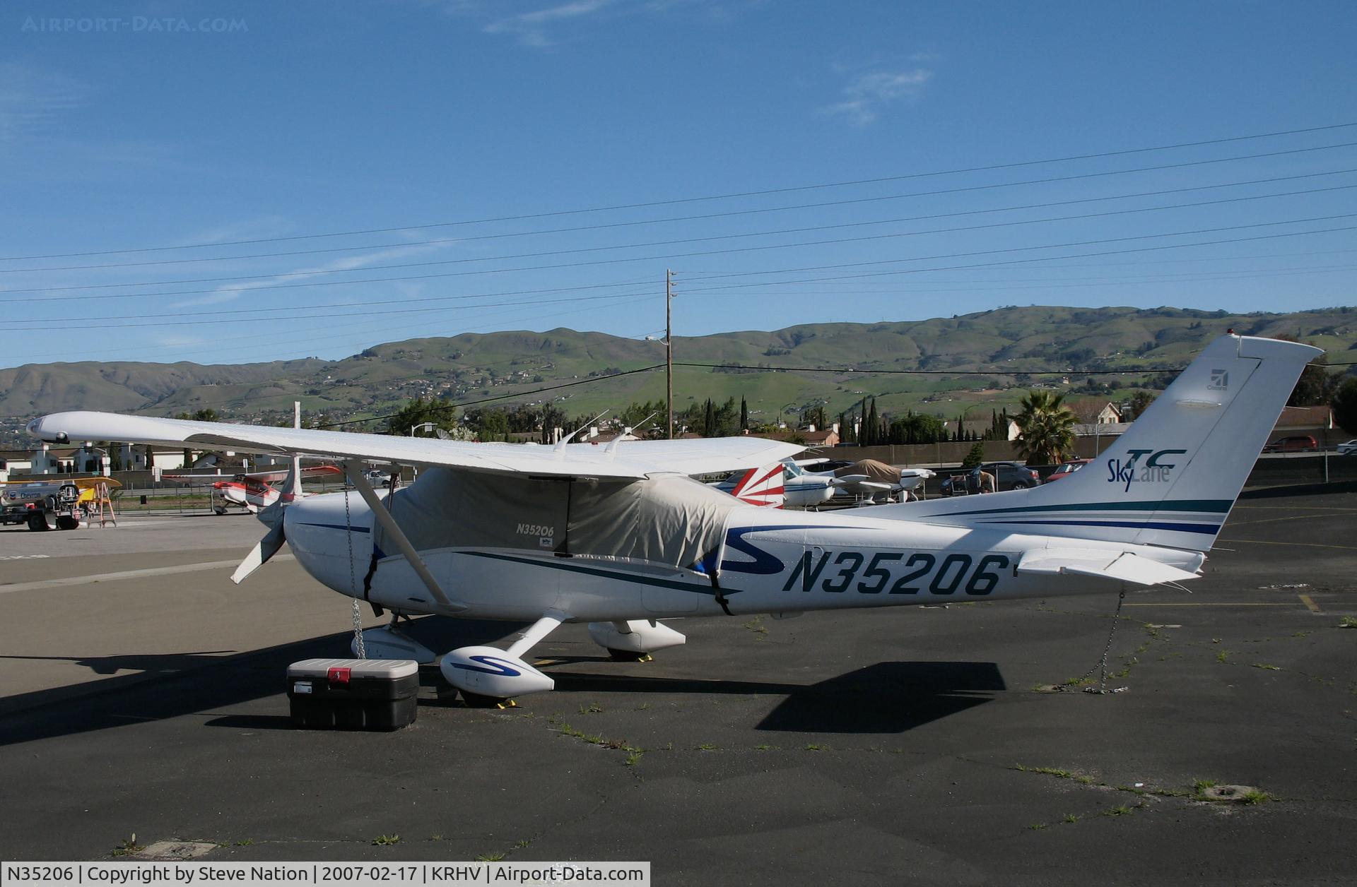 N35206, 2001 Cessna T182T Turbo Skylane C/N T18208089, Locally-based 2001 Cessna T182T Turbo Skylane in original colors @ Reid-Hillview Airport (San Jose), CA