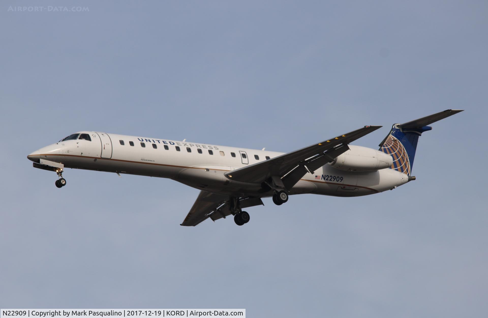 N22909, 2001 Embraer ERJ-145LR (EMB-145LR) C/N 145459, EMB-145LR