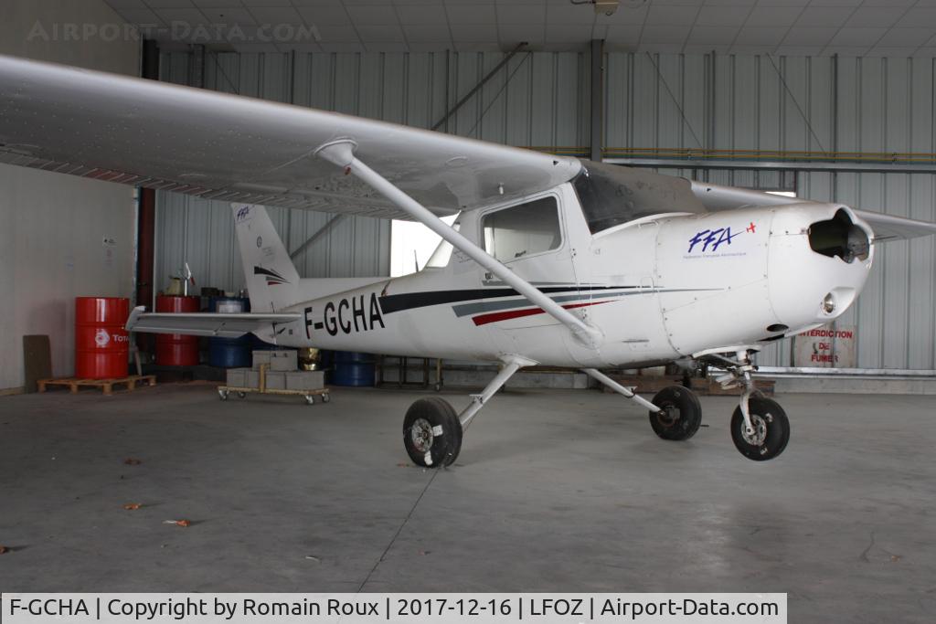 F-GCHA, Reims F152 C/N 1648, Parked