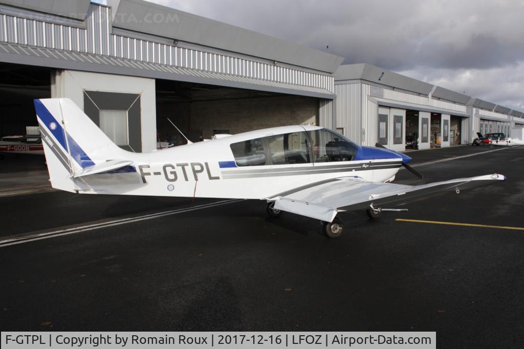 F-GTPL, Robin DR-400-160 Chevalier C/N 2408, Parked