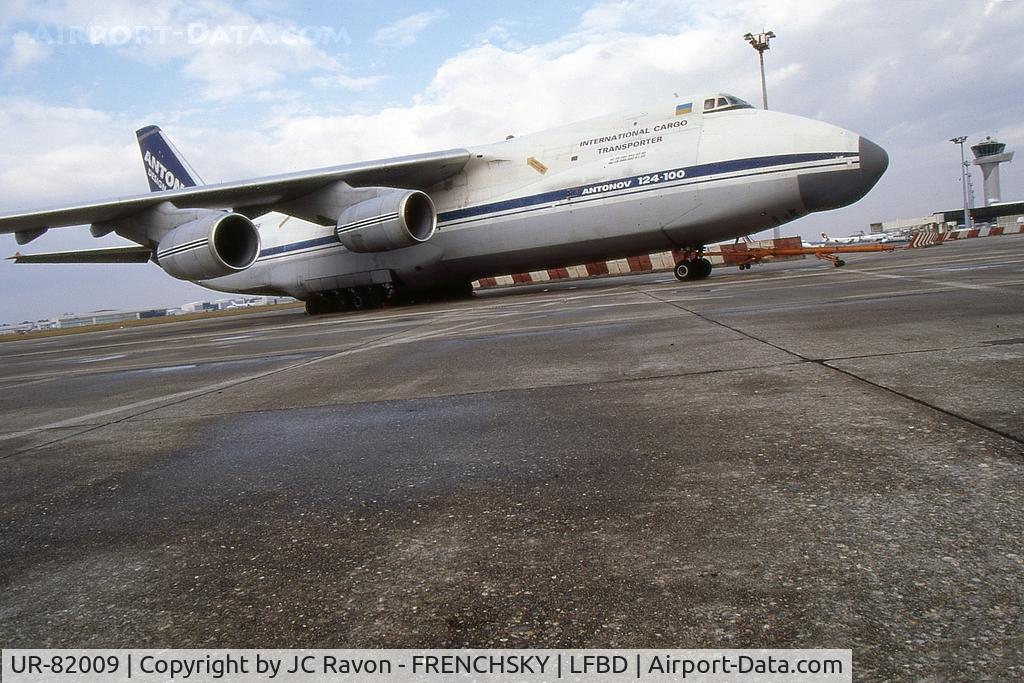 UR-82009, 1987 Antonov An-124-100M-150 Ruslan C/N 19530501007, Antonov Design Bureau Airlines in 80/90'