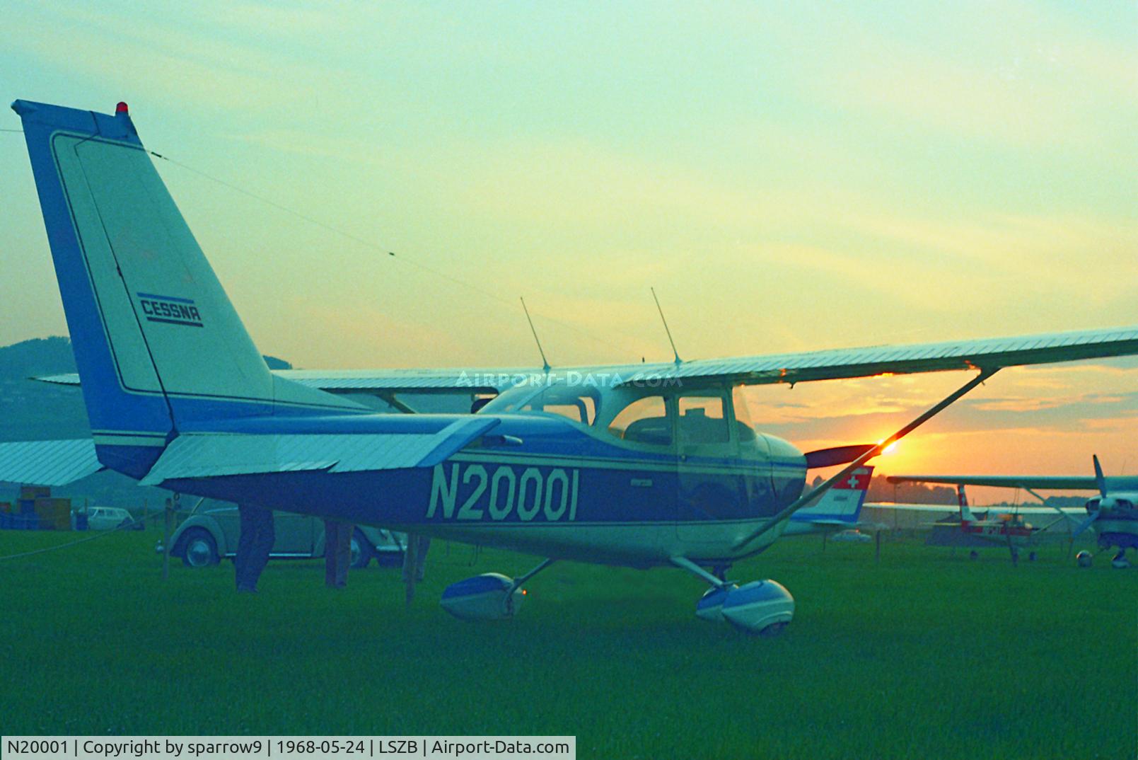 N20001, 1967 Reims FR172E Reims Rocket C/N FR17200001, Sunset at the GA-Show at Berne-Belp airport.
The first Reims-assembled Reims Rocket.
Scanned from a negative.