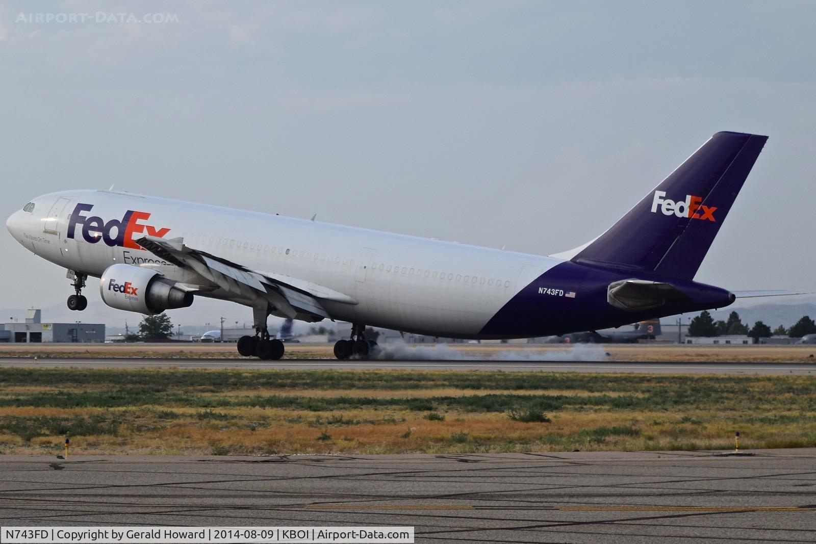 N743FD, 1992 Airbus A300B4-622R C/N 630, Touch down on RWY 28L.