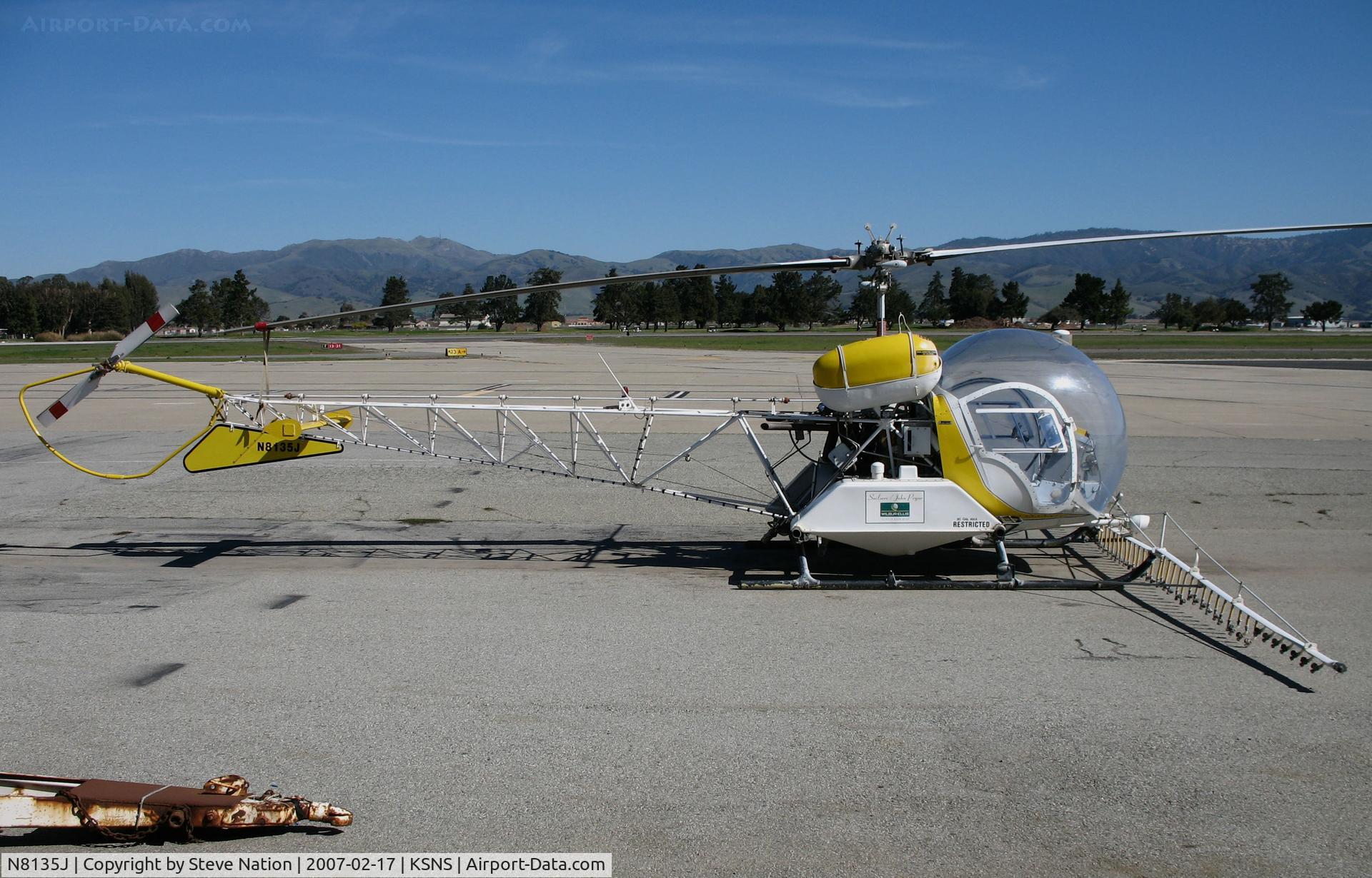 N8135J, 1972 Bell 47G-5A C/N 25060, Soilserv 1972 Bell 47G-5A sprayer in new colors @ Salinas Municipal Airport (Monterey County), CA