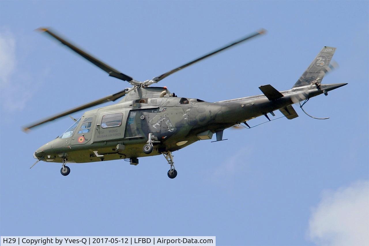 H29, Agusta A-109BA C/N 0329, Agusta A-109BA, Short approach rwy 23, Bordeaux-Mérignac Air Base 106 (LFBD-BOD) Open day 2017