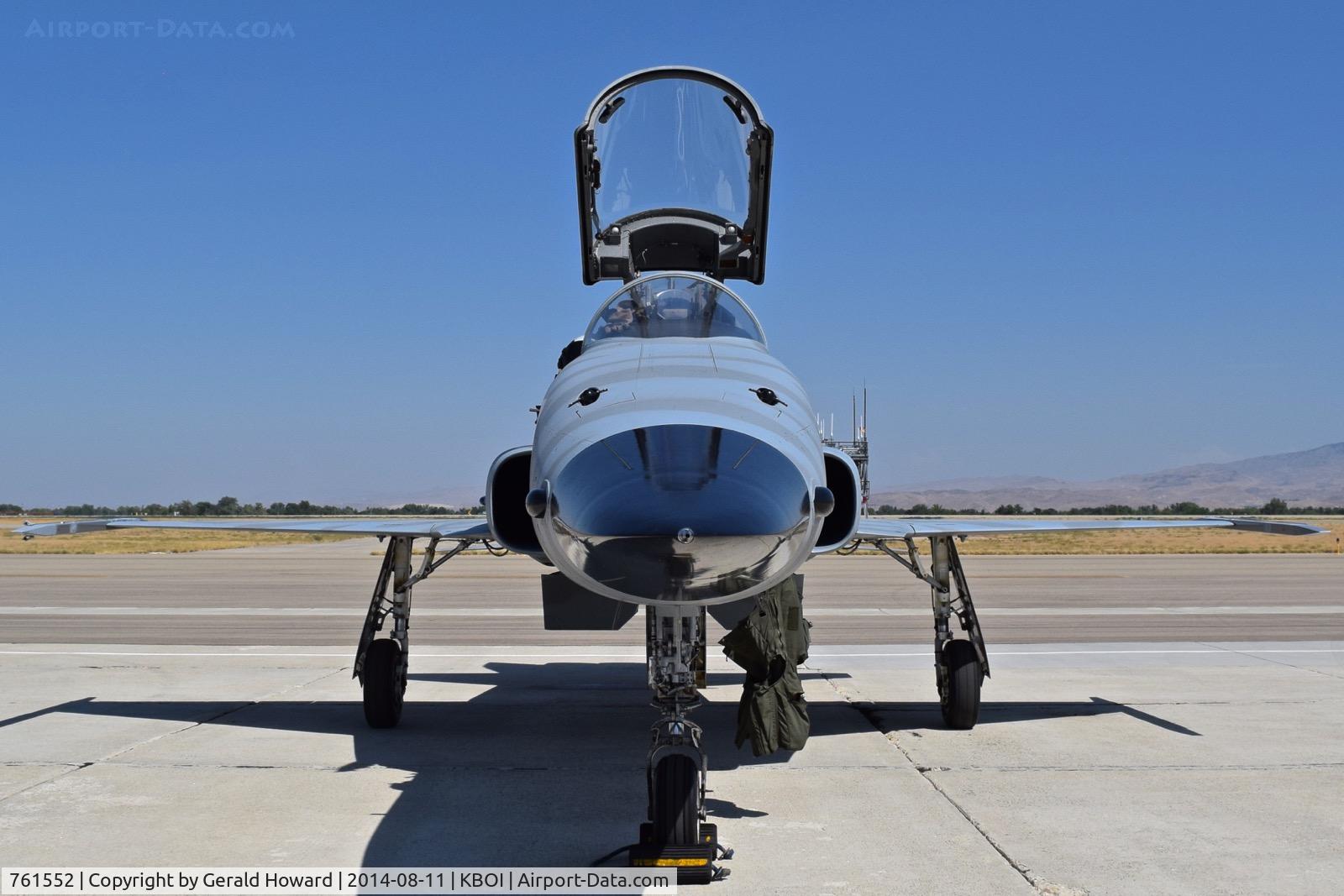761552, Northrop F-5N Tiger II C/N L.1027, Parked on the south GA ramp.  VFC-13  “Saints”  NAS Fallon, NV.