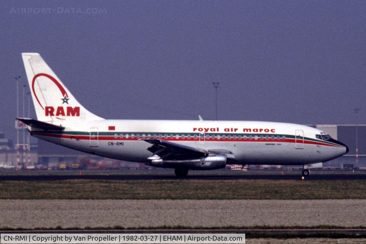 CN-RMI, 1976 Boeing 737-2B6 C/N 21214, Royal Air Maroc Boeing 737-2B6 landing at Schiphol airport, the Netherlands, 1982