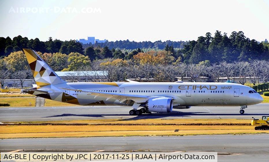 A6-BLE, 2015 Boeing 787-9 Dreamliner C/N 39650, Landing