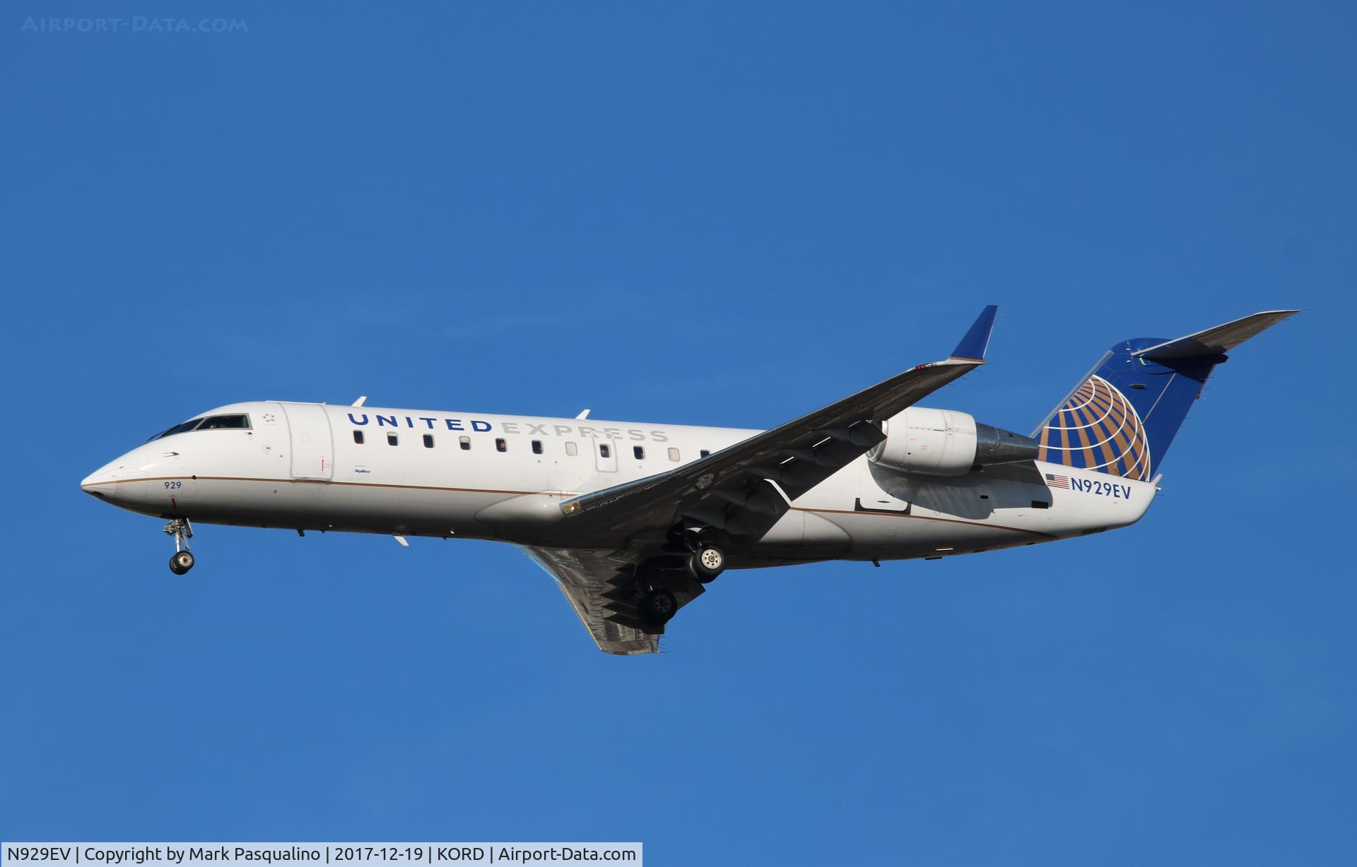 N929EV, 2004 Bombardier CRJ-200ER (CL-600-2B19) C/N 8007, CL-600-2B19