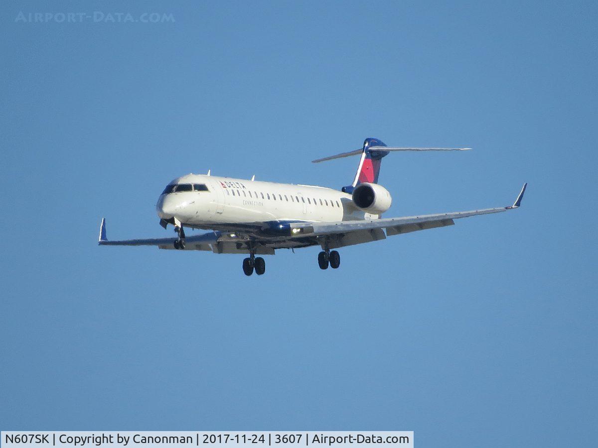 N607SK, 2006 Bombardier CRJ-702 (CL-600-2C10) Regional Jet C/N 10251, Landing