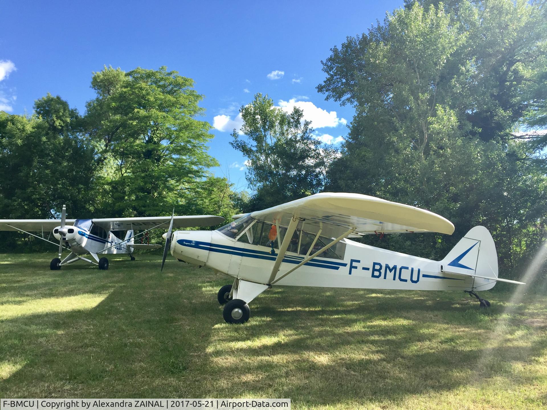 F-BMCU, 1951 Piper L-18C Super Cub (PA-18-95) C/N 18-1429, Landing on the private grass strip of Potelières (near Alès LFMS)