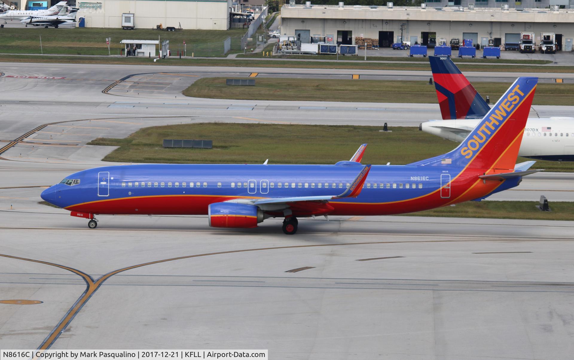 N8616C, 2013 Boeing 737-8H4 C/N 36914, Boeing 737-800