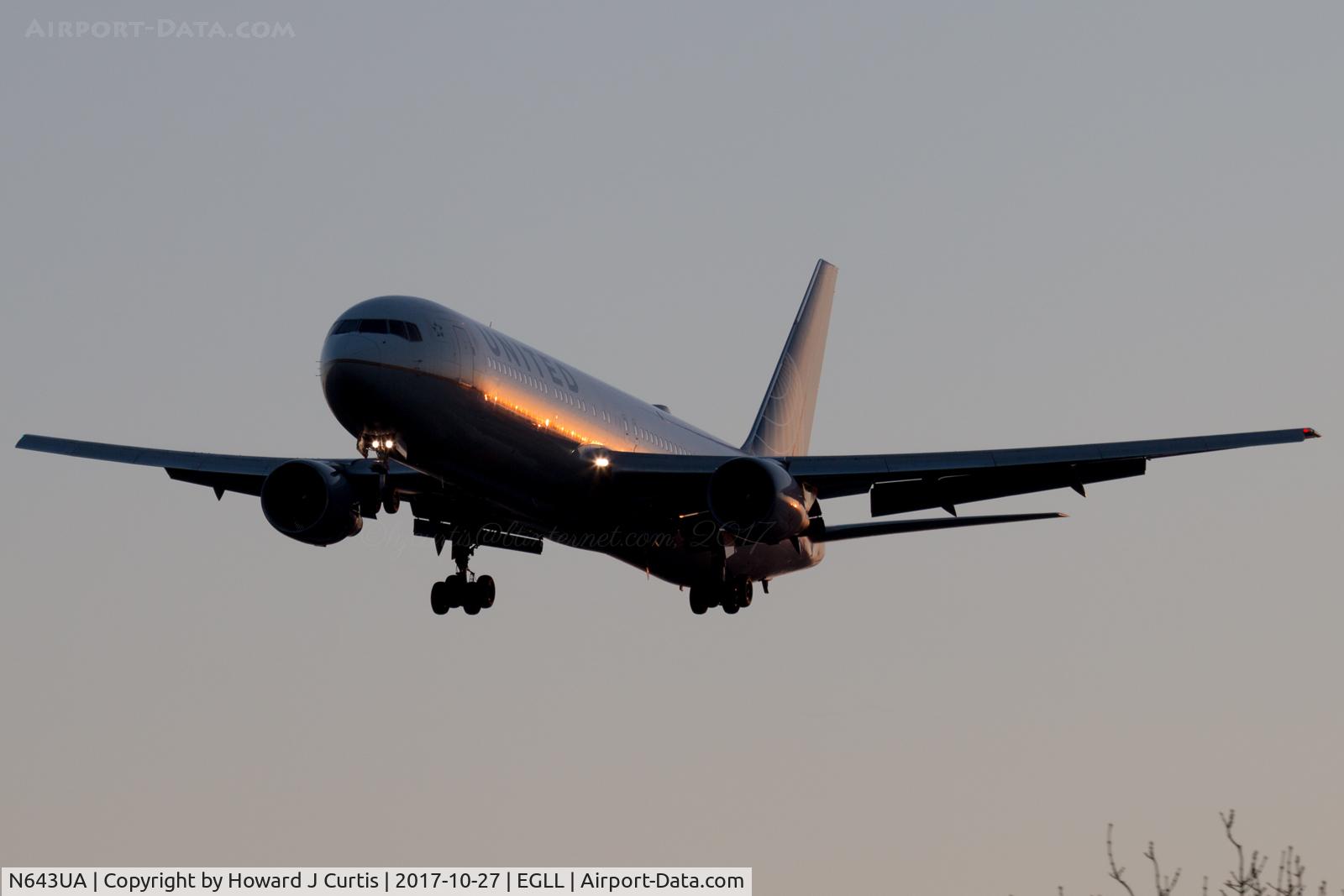 N643UA, 1991 Boeing 767-322/ER C/N 25093, Dawn arrival