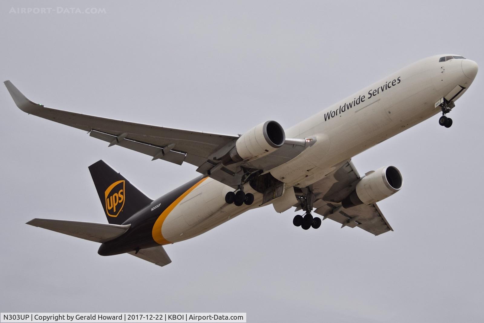 N303UP, 1995 Boeing 767-34AF C/N 27241, Departing KBOI.