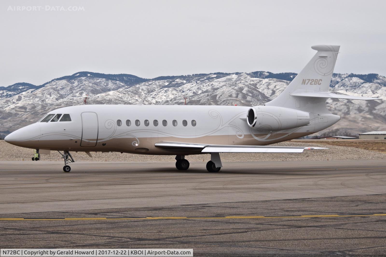 N72BC, 2002 Dassault Falcon 2000 C/N 187, Taxiing on Foxtrot for RWY 10R.