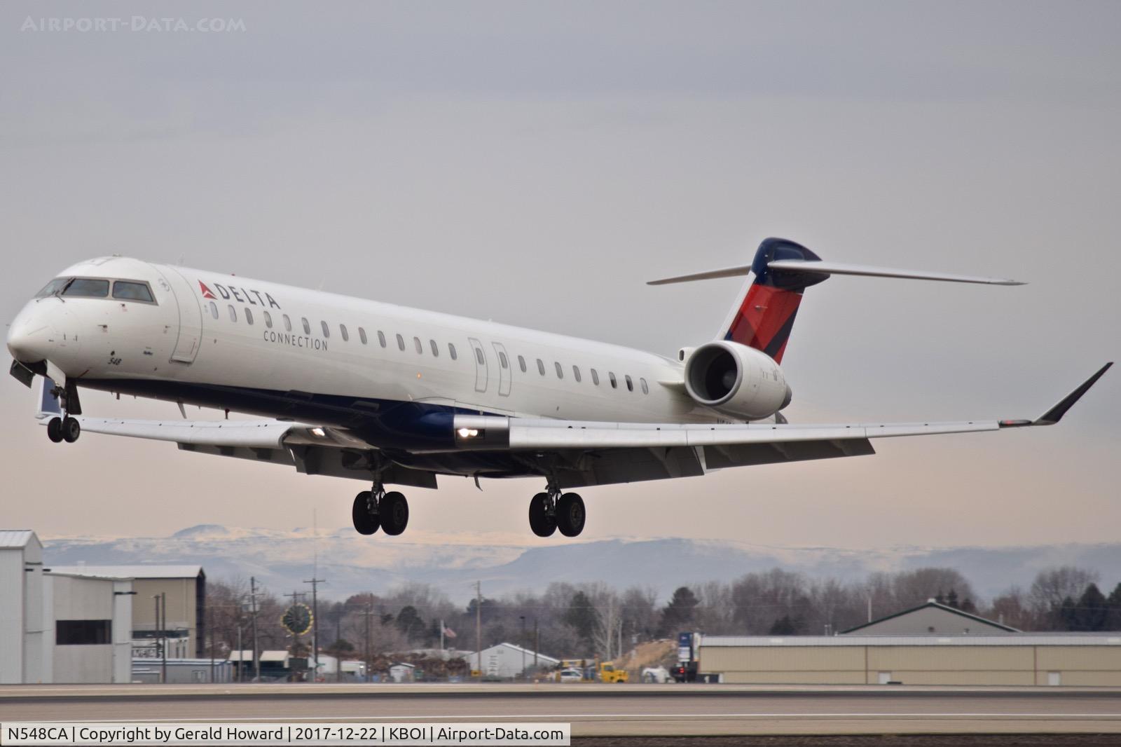 N548CA, 2008 Bombardier CRJ-900ER (CL-600-2D24) C/N 15159, Landing RWY 10L.