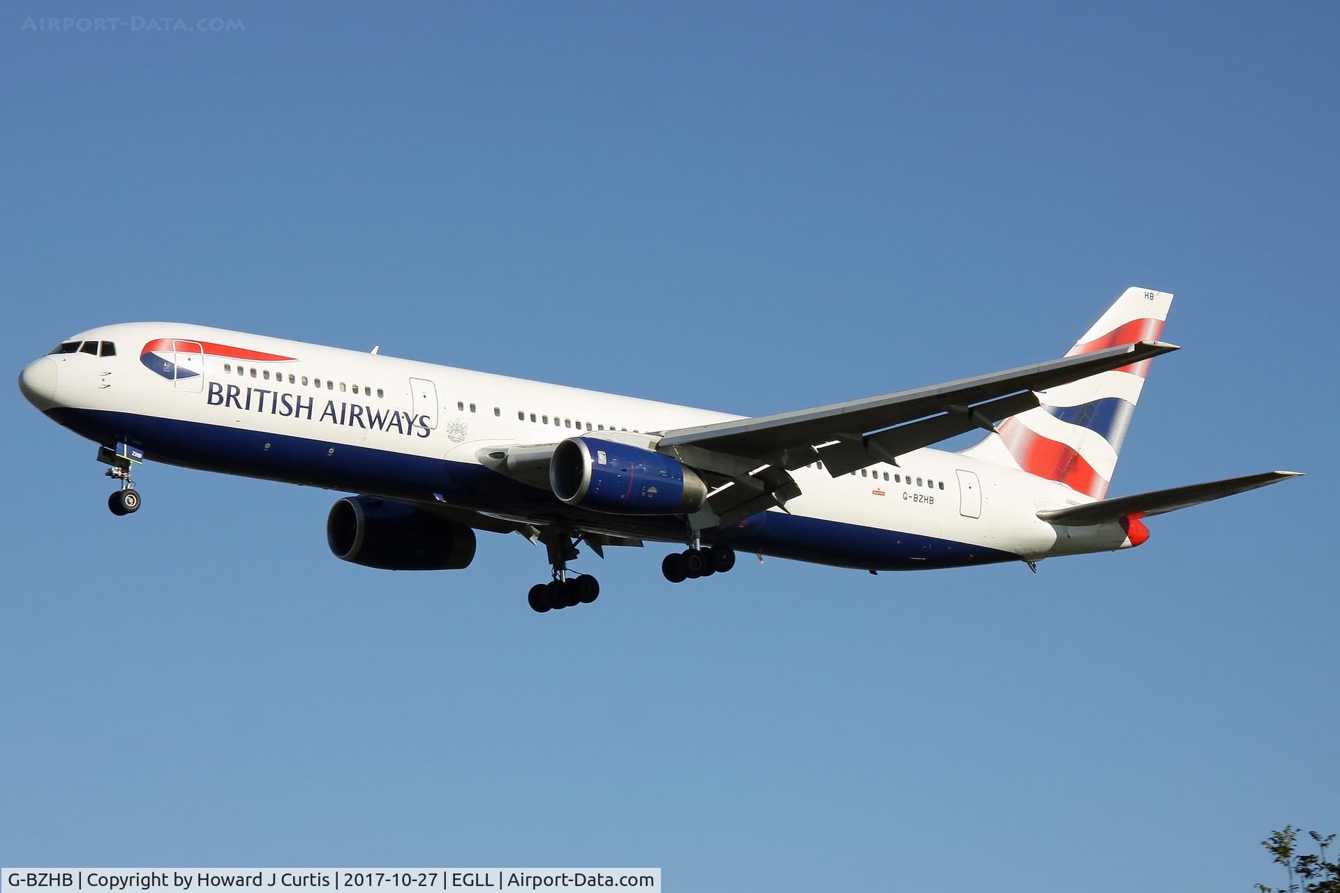 G-BZHB, 1998 Boeing 767-336 C/N 29231, On approach