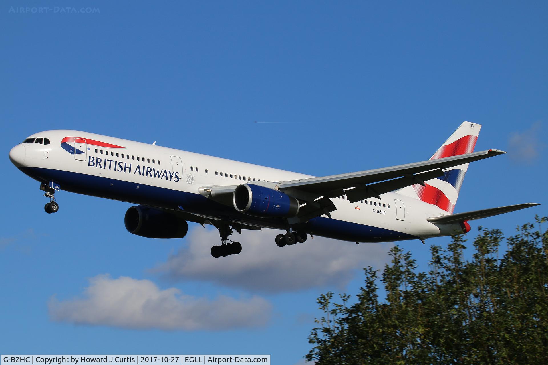 G-BZHC, 1998 Boeing 767-336 C/N 29232, On approach