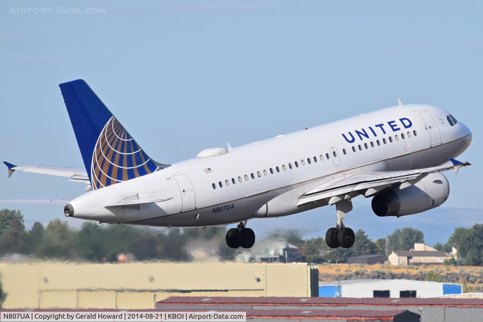 N807UA, 1998 Airbus A319-131 C/N 798, Departure from RWY 28L.