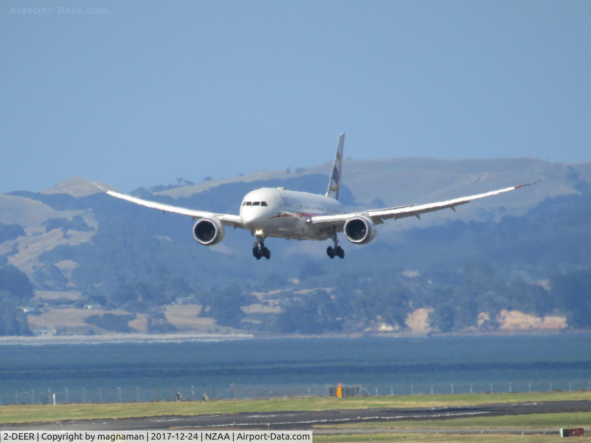 2-DEER, 2013 Boeing 787-8 BBJ Dreamliner Dreamliner C/N 35309, ON SHORT FINALS IN FROM CAPE TOWN