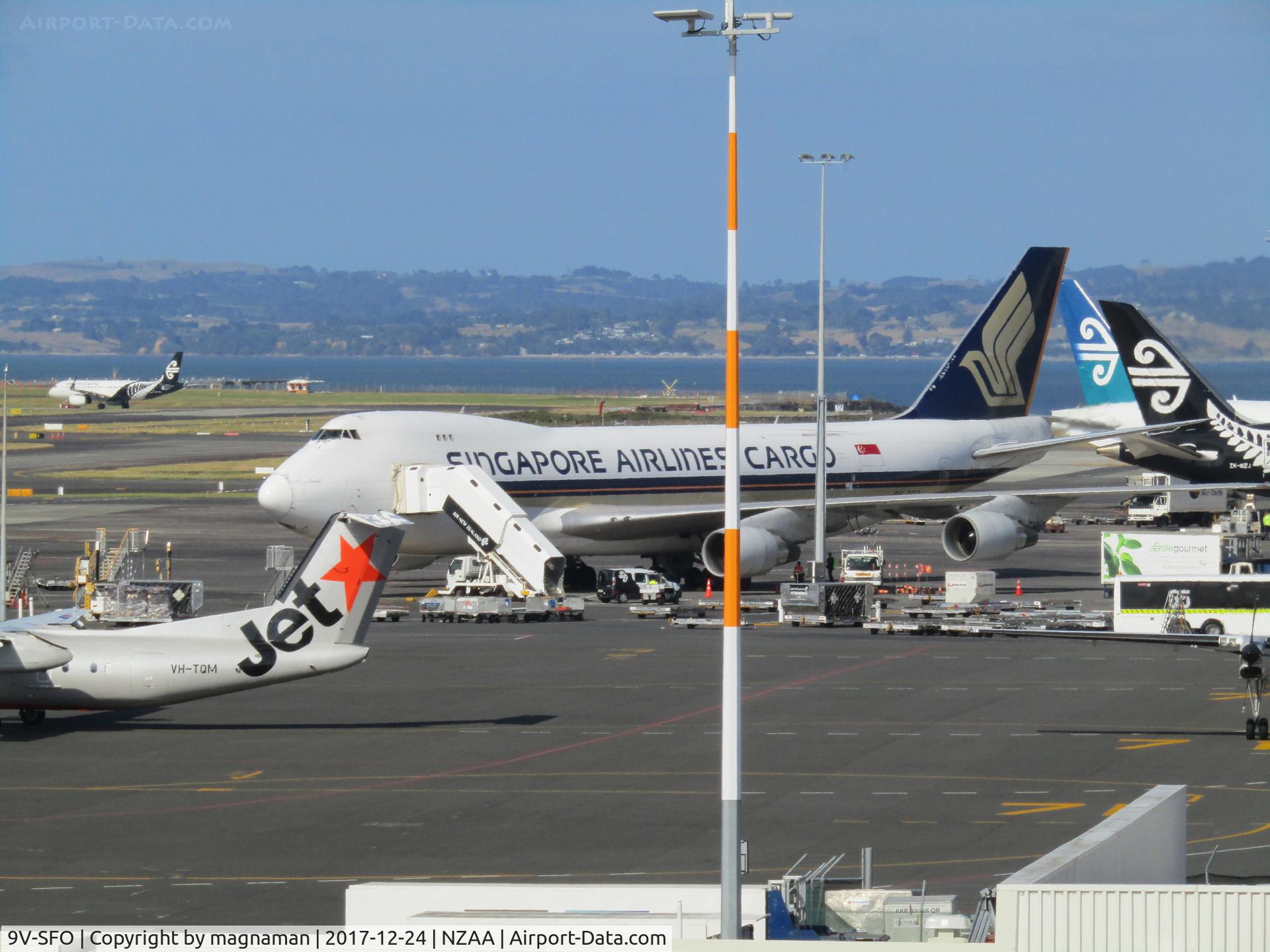 9V-SFO, 2004 Boeing 747-412F/SCD C/N 32900, on stand at AKL