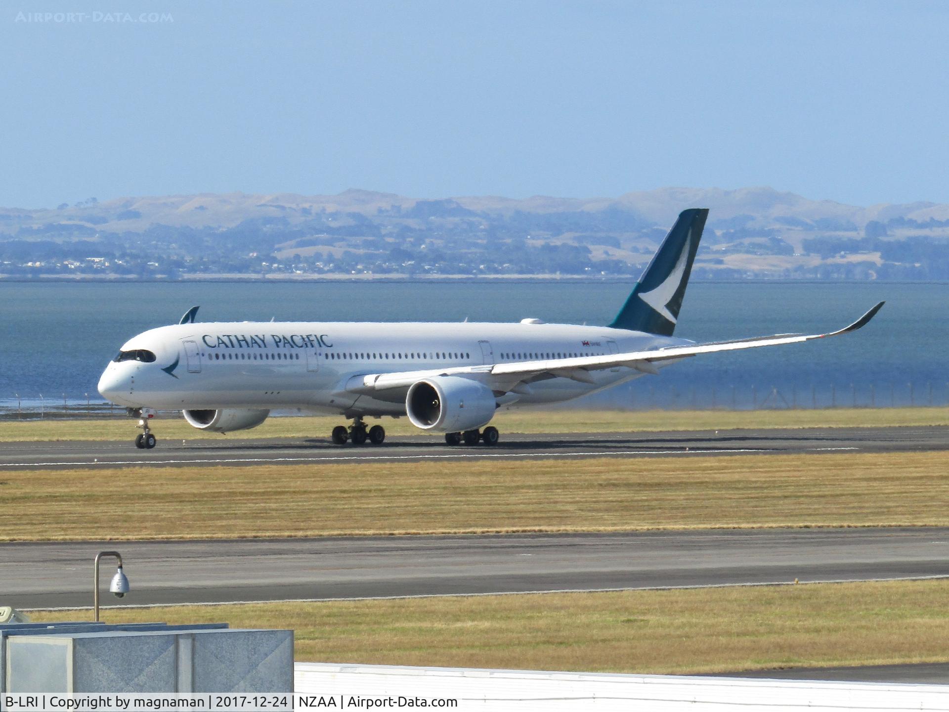 B-LRI, 2016 Airbus A350-941 C/N 058, rolling