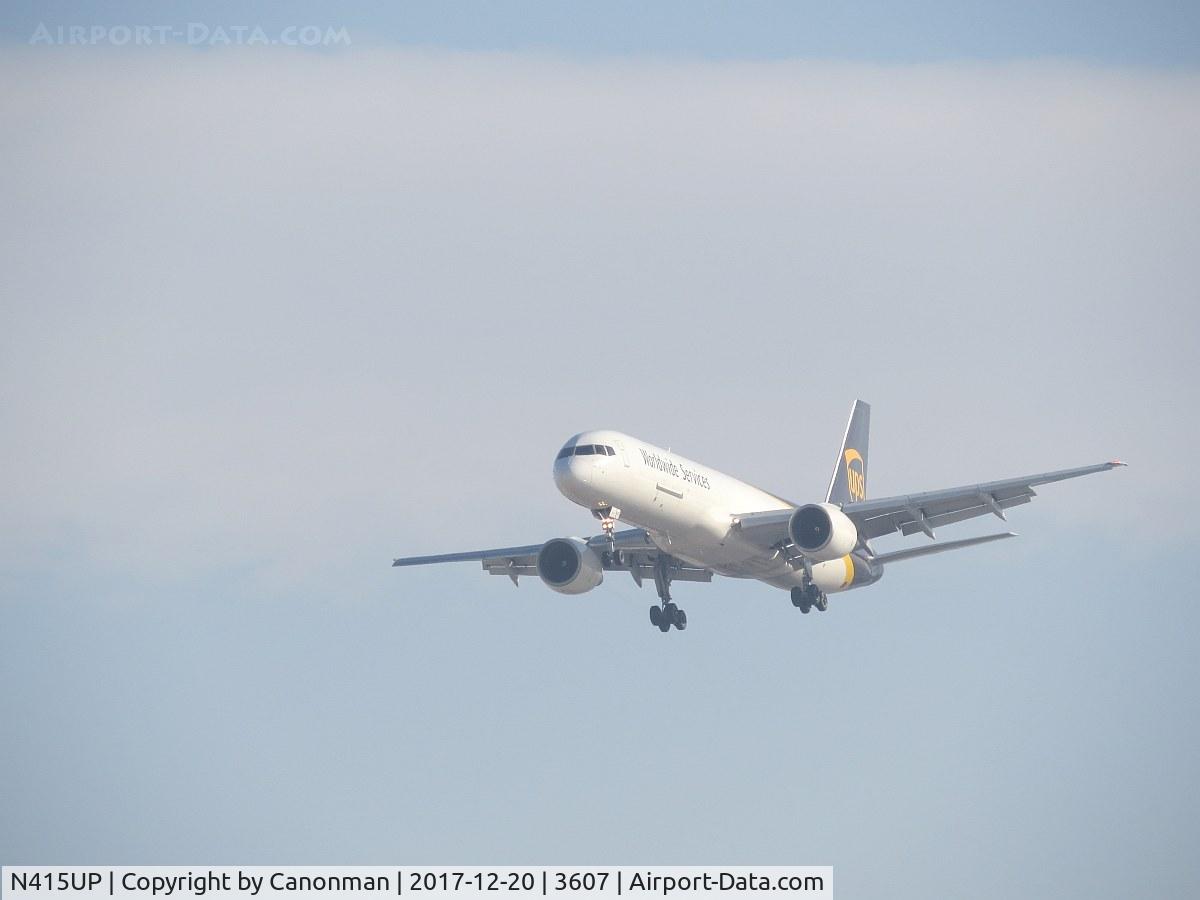 N415UP, 1988 Boeing 757-24APF C/N 23855, Landing