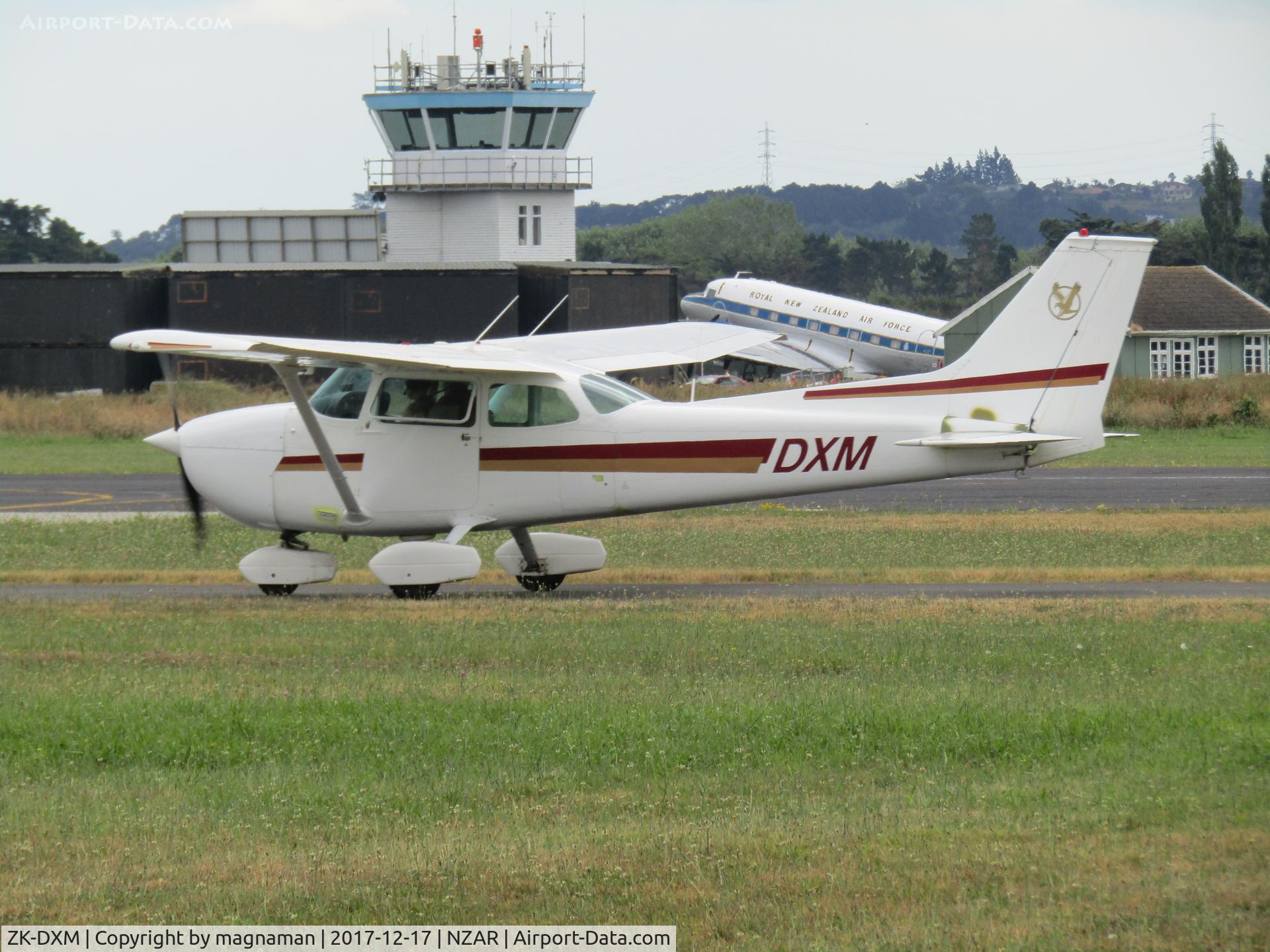 ZK-DXM, Cessna 172M C/N 17263561, at ardmore