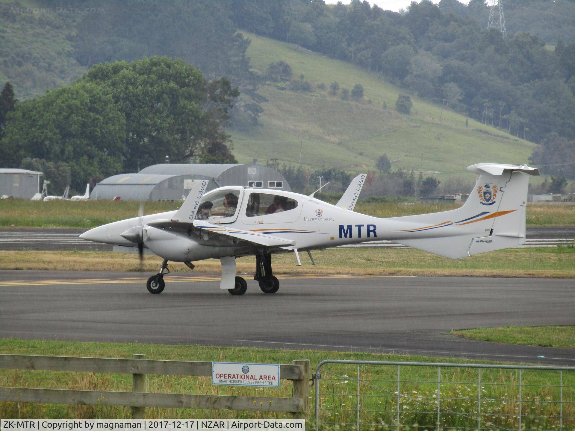 ZK-MTR, Diamond DA-42 Twin Star Twin Star C/N 42.AC142, about to leave AMZ
