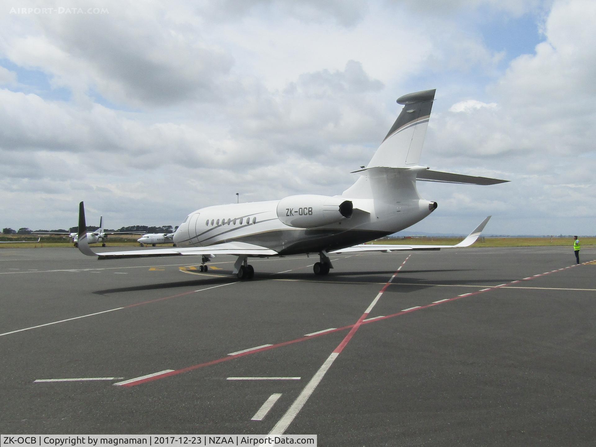 ZK-OCB, 2006 Dassault Falcon 2000LX C/N 110, leaving AKL