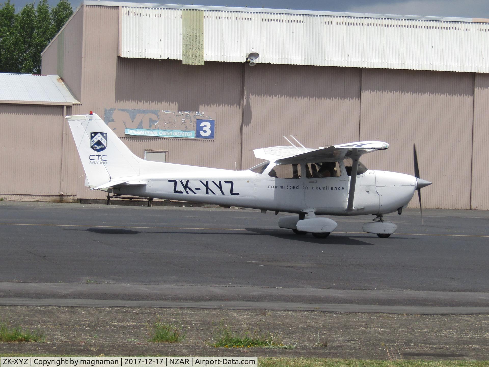 ZK-XYZ, 2005 Cessna 172S C/N 172S-9926, leaving ardmore