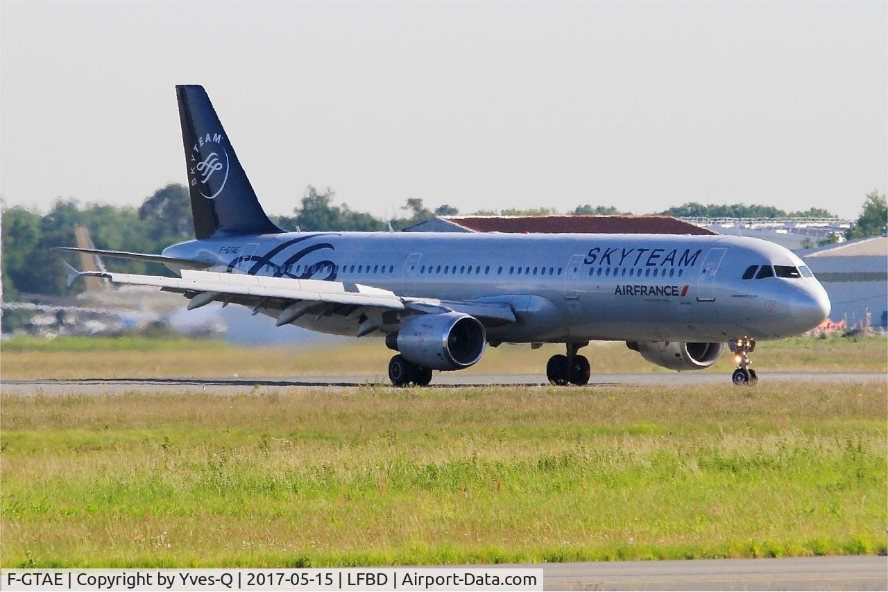 F-GTAE, 1998 Airbus A321-211 C/N 0796, Airbus A321-211, Taxiing to boarding ramp, Bordeaux-Mérignac airport (LFBD-BOD)