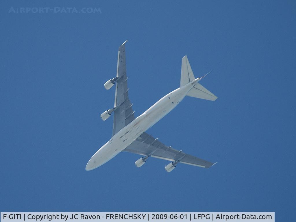 F-GITI, Boeing 747-400ER C/N 32869, Overflying CDG Airport after take off flight level 80, Air France to JFK ( now TF-AAJ Air Atlanta Icelandic > Saudi Arabian Airlines)