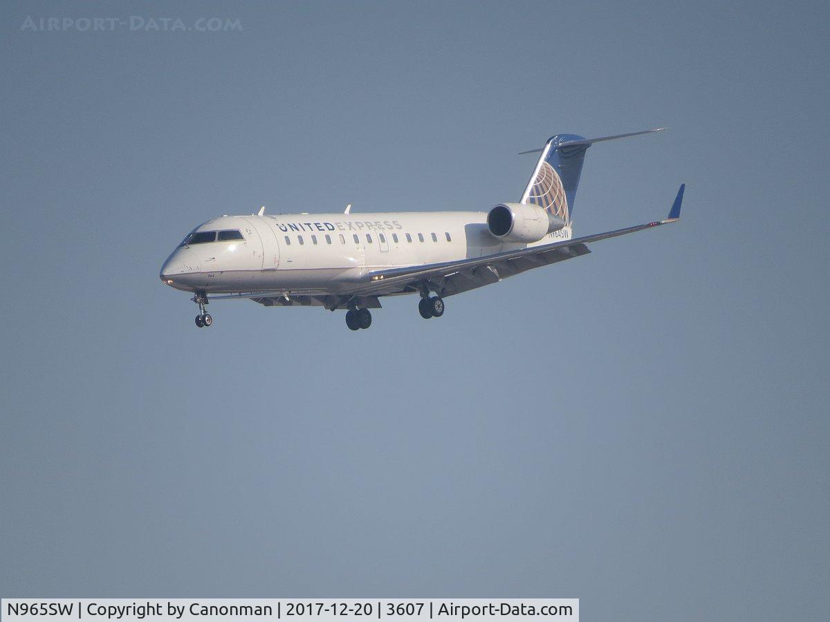 N965SW, 2003 Bombardier CRJ-200ER (CL-600-2B19) C/N 7871, landing