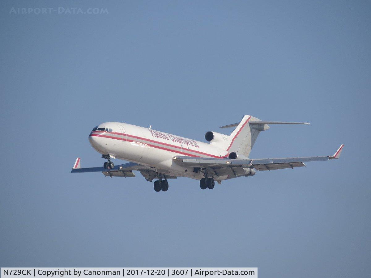 N729CK, 1982 Boeing 727-264 C/N 22982, Landing