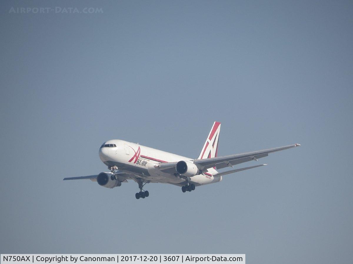 N750AX, 1984 Boeing 767-232 C/N 22227, Landing