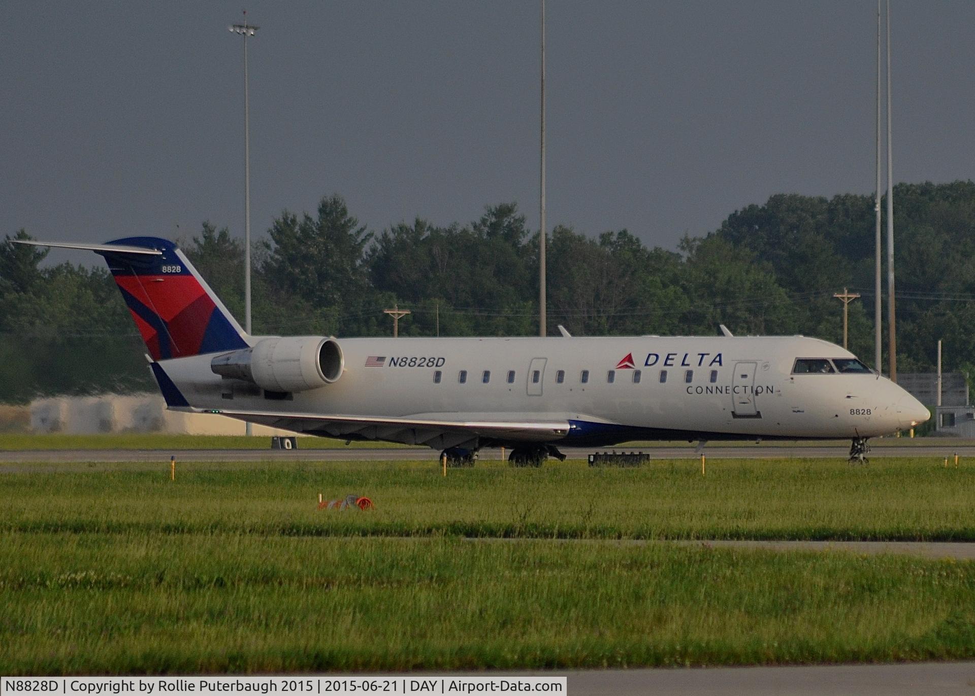 N8828D, 2003 Bombardier CRJ-200LR (CL-600-2B19) C/N 7828, Delta Airlines Canadair CRJ-400 {N8828D} departs Runway 24 Left on June 21, 2015 bound for Minneapolis/St Paul International Airport. Visit me by paste/copy: https://steemit.com/@rollie13 .