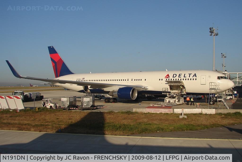 N191DN, 1997 Boeing 767-332 C/N 28448, Delta Air Lines (rg 04/10/97 DL winglets fitted)