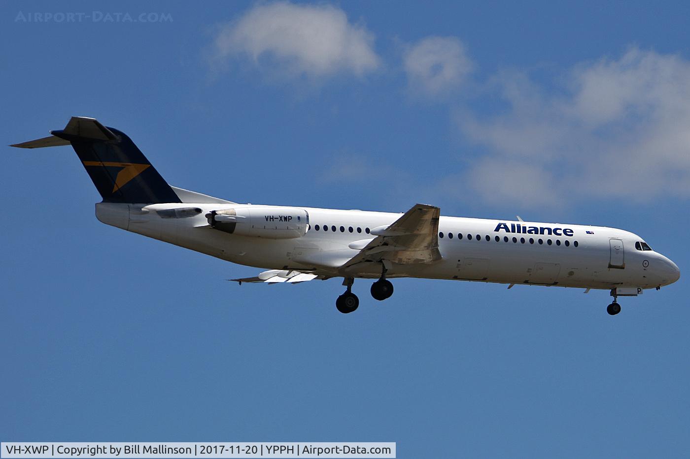 VH-XWP, 1989 Fokker 100 (F-28-0100) C/N 11281, FINALS